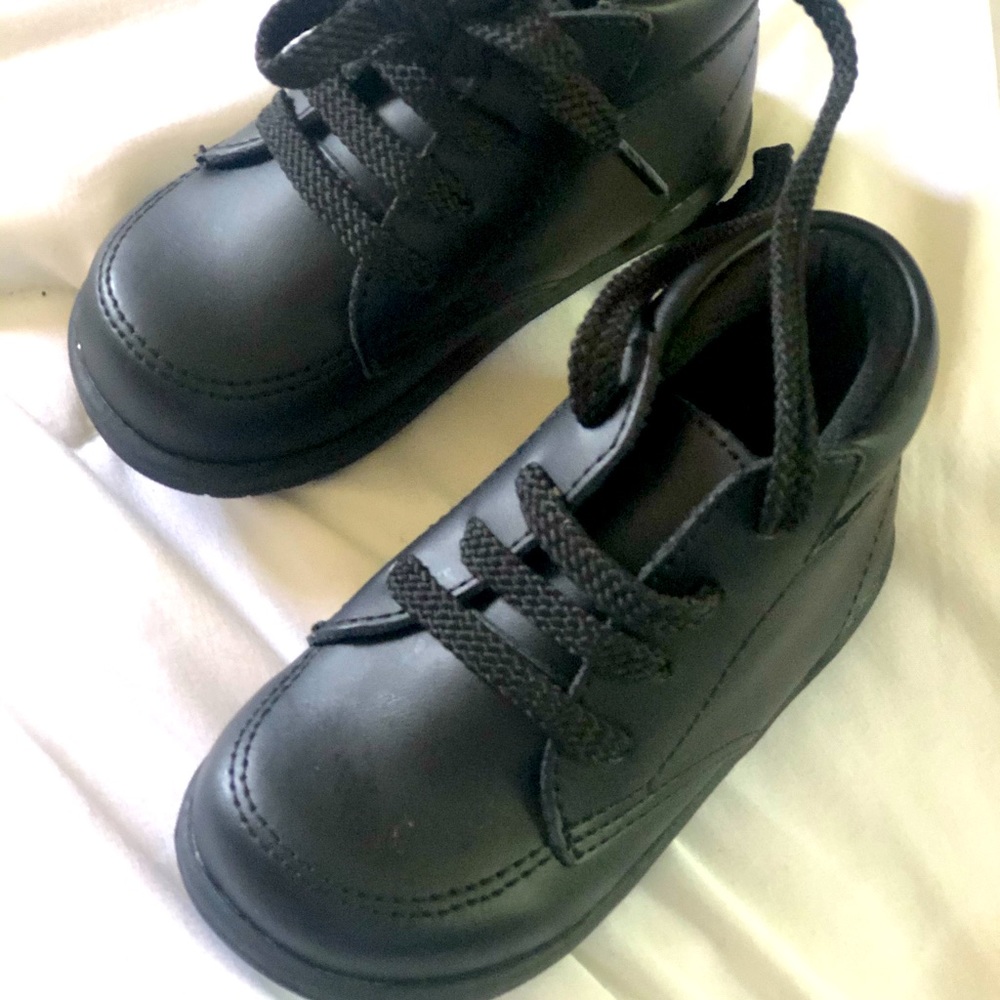 Baby walking shoes 5wide